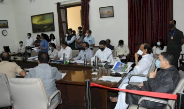 उपमुख्यमंत्री अजितदादा पवार यांच्याकडून खेड तालुक्यातील विकास कामांचा आढावा