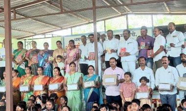 खेड तालुक्यातील १९  जि. प शाळांना अवांतर  पुस्तकांचे वाटप .