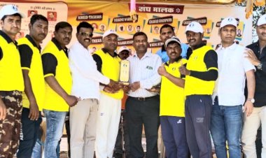 कुडा संघाने प्रथम क्रमांक मिळवीत हुतात्मा राजगुरू चषक पटकाविला