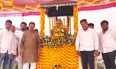 Khed | माझ्या सारखा गरीब शेतकरी कुटुंबातला माणूस तालुक्याचा आमदार होऊ शकतो. हा बहुमान मला भारतरत्न डॉ बाबासाहेबांमुळेच मिळाला - आमदार दिलीप मोहिते पाटील