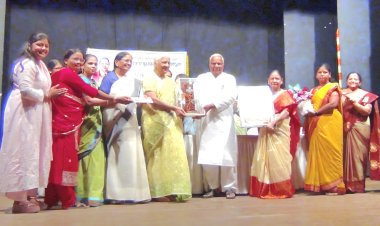 डॉ. सुधा कोठारी यांना ‘स्वर्गीय कांचनताई परुळेकर स्मृती गौरव प्रथम पुरस्कार’ प्रदान