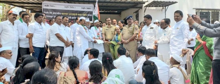 राष्ट्रवादी काँग्रेसने खेड पोलीस स्टेशन पर्यंत काढला मोर्चा ; शरद पवार यांच्या घरावरील झालेल्या हल्ल्याचा निषेध
