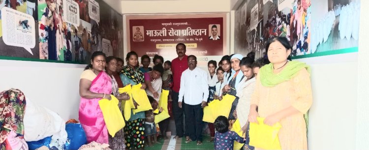 Khed | राजगुरुनगर येथे महिलांना साड्यांचे वाटप