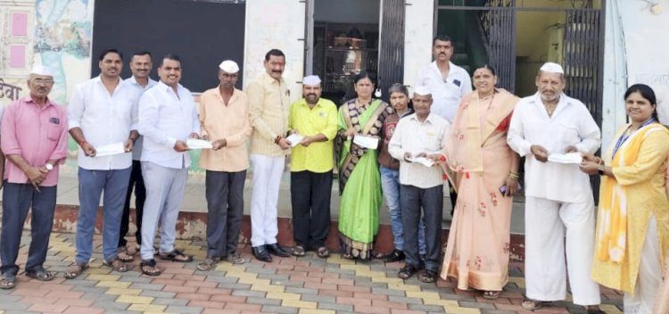 Khed | राक्षेवाडी ग्रामपंचायतकडून दिव्यांगांना धनादेश वाटप